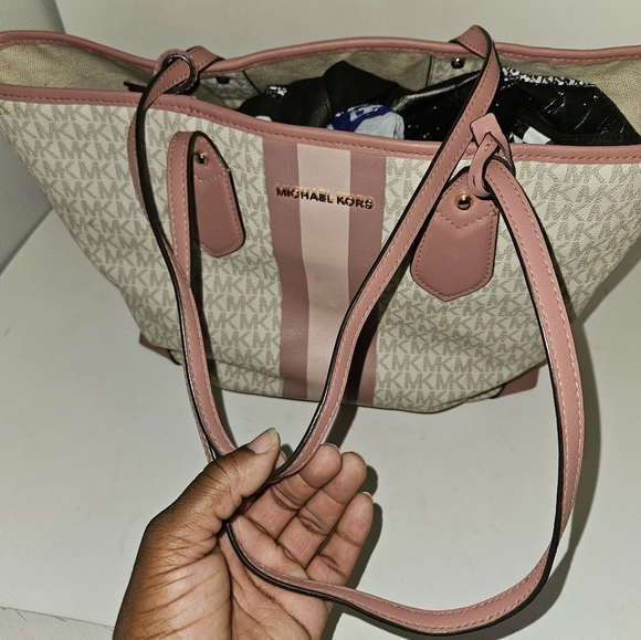 Preloved Michael Kors Purse - Picture 9 of 13